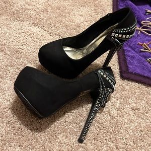 Speed Limit 98 Heels size 7, worn once for new year’s